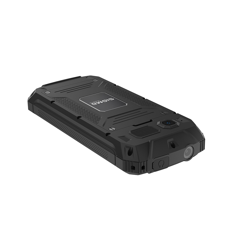 X-treme PR68 Type-C Black фото 6 Sigma mobile X-treme PR68 Type-C Black, разъём и клавиши
